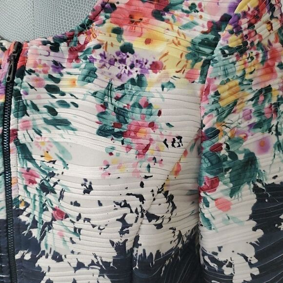 Joseph Ribkoff | Floral and Texured Light Jacket - Picture 3 of 8